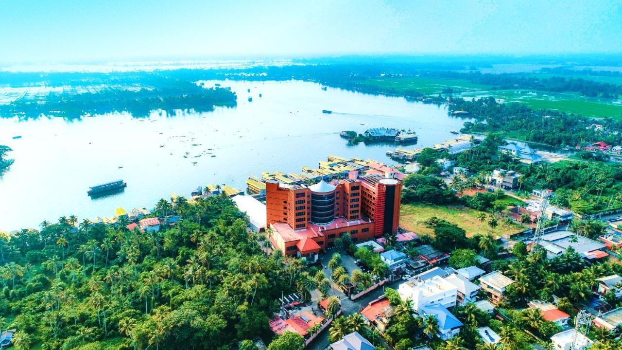 Ramada By Wyndham Alleppey Alappuzha Экстерьер фото