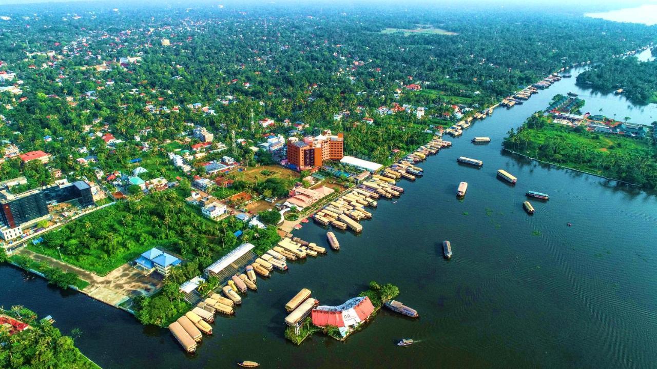 Ramada By Wyndham Alleppey Alappuzha Экстерьер фото