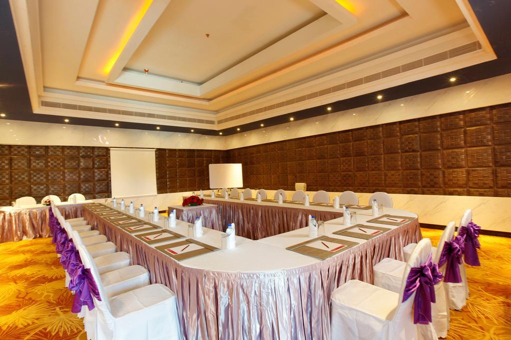 Ramada By Wyndham Alleppey Alappuzha Экстерьер фото
