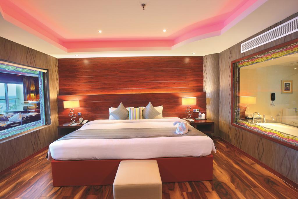 Ramada By Wyndham Alleppey Alappuzha Экстерьер фото